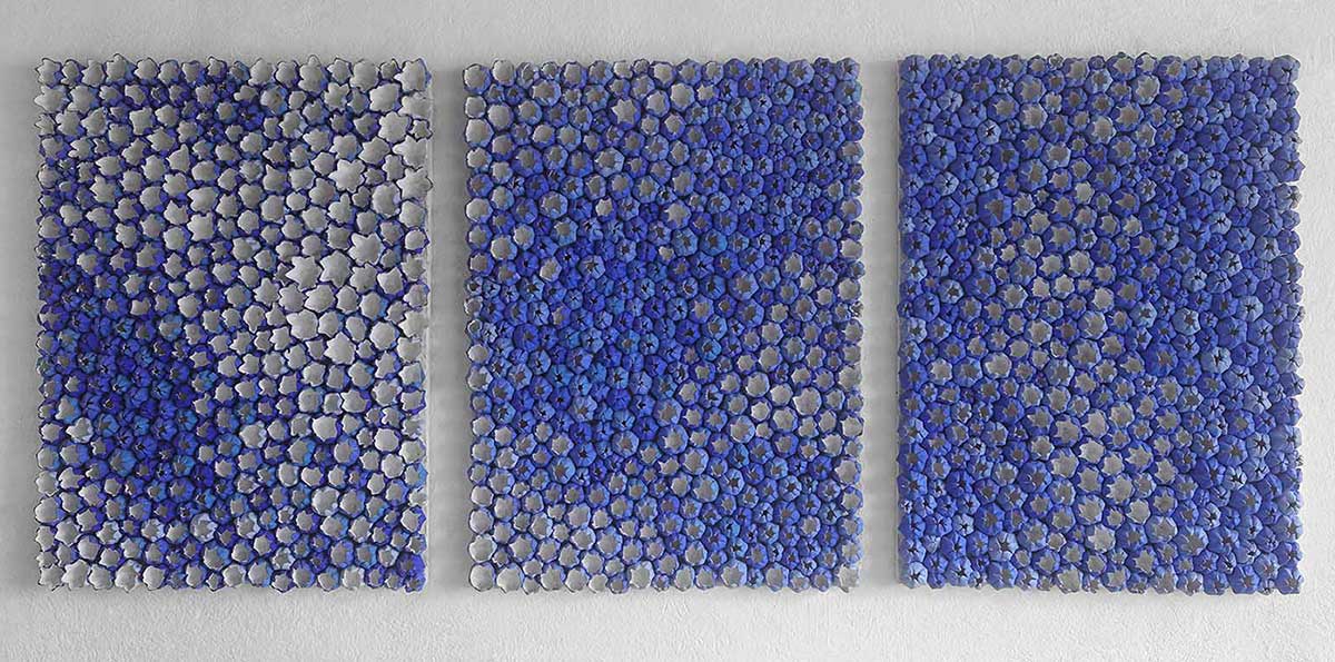 The air falls from the sky 2002, Sculpture of Kazumasa Mizokami, The blue tulip-like buds which open and gradually turn into white flowers spread over three rectangular panels,