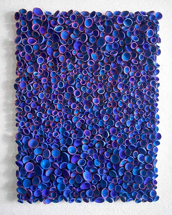 The night that falls from the sky 2008, Sculpture by Kazumasa Mizokami, Small blue round flower-like shapes with edges colored in red on a rectangular base