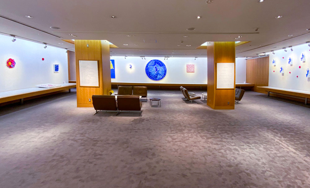 Center view of setting up the exhibition "The earth seen from the moon.