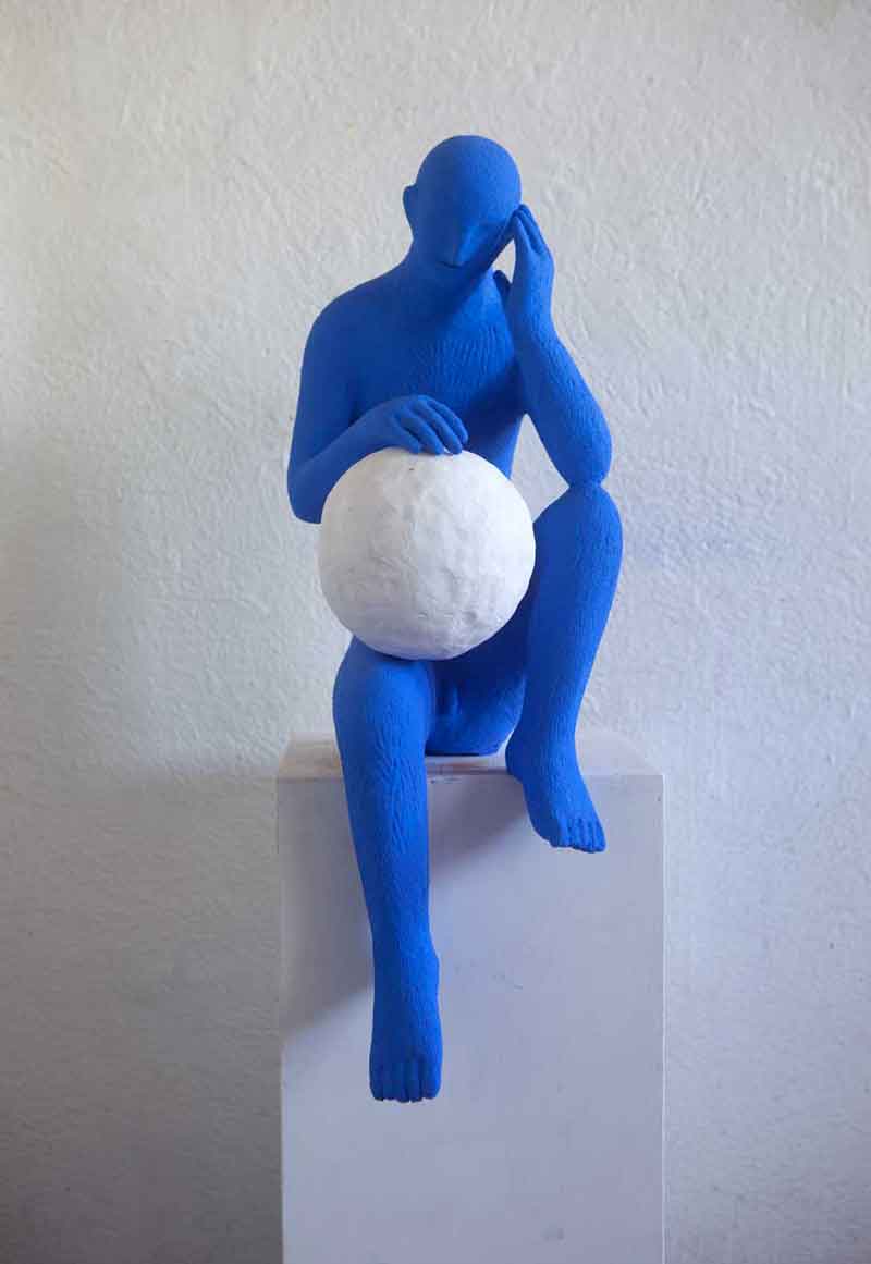 Blue Man, Sculpture made by kazumasa mizokami 